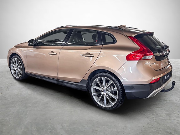Volvo V40 Cross Country 3 of 5