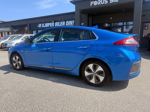 Hyundai IONIQ 3 of 5