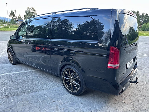 Mercedes-Benz V-Klasse 2 of 17