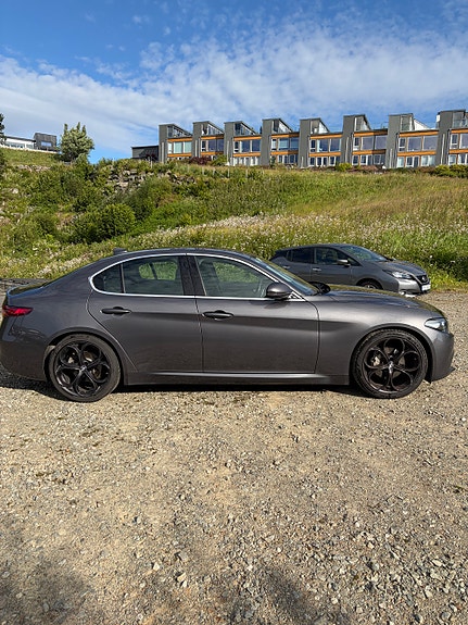 Alfa Romeo Giulia 8 of 20