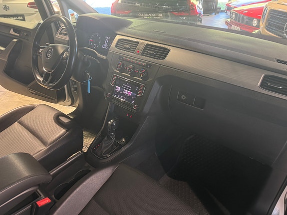 Volkswagen Caddy Maxi 24 of 28