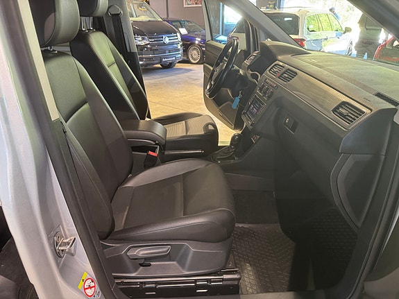 Volkswagen Caddy Maxi 23 of 28