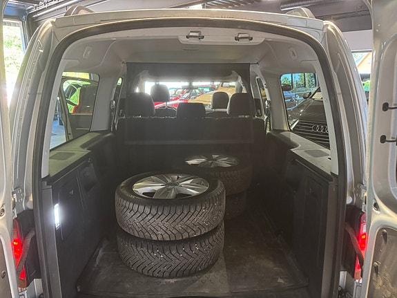 Volkswagen Caddy Maxi 21 of 28