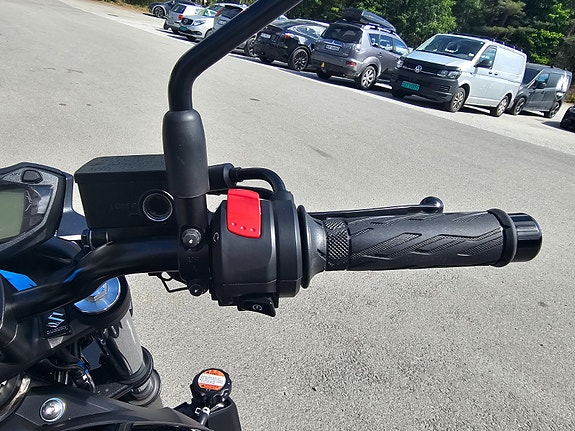Suzuki SV650 11 of 17