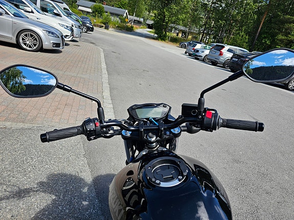 Suzuki SV650 7 of 17