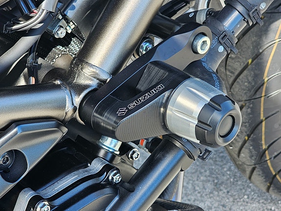 Suzuki SV650 13 of 17