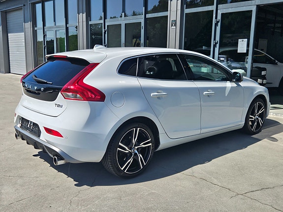 Volvo V40 4 of 5