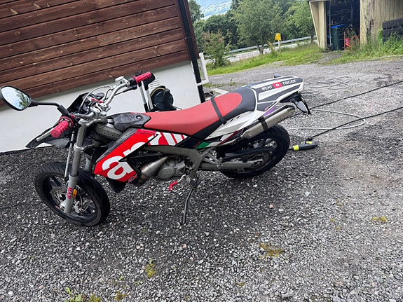 Aprilia SX 50 3 of 5