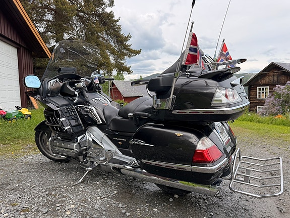 Honda GL 1800 Goldwing 4 of 5