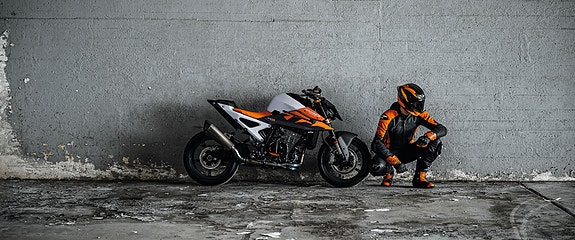 KTM 990 DUKE 3 of 5