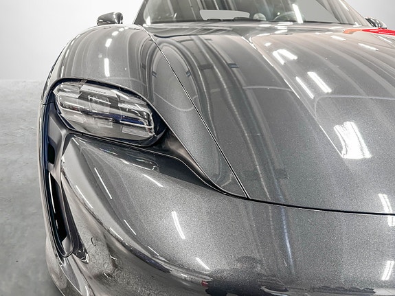 Porsche Taycan 8 of 30