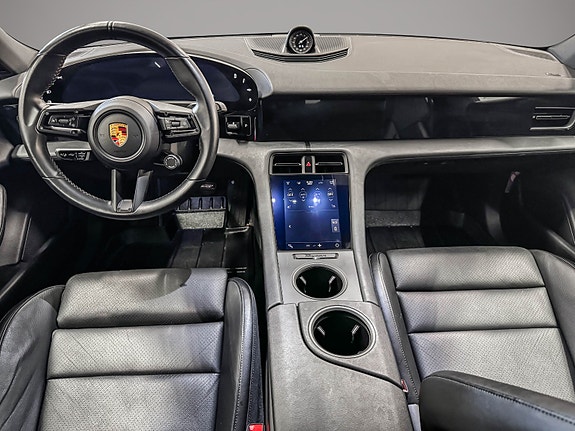 Porsche Taycan 16 of 30