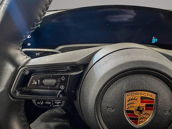 Porsche Taycan 18 of 30