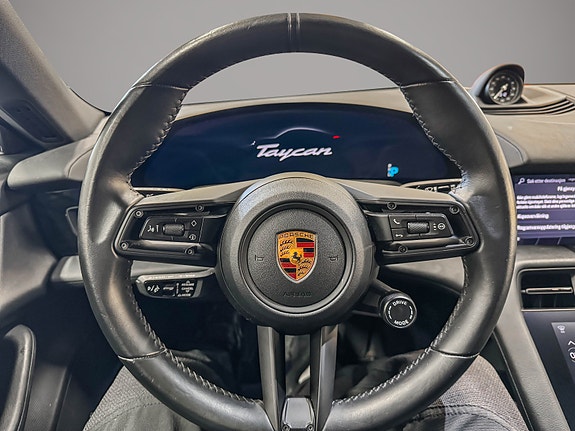 Porsche Taycan 17 of 30
