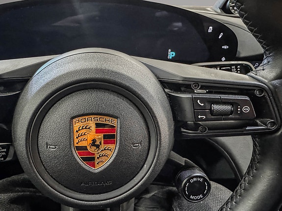 Porsche Taycan 19 of 30