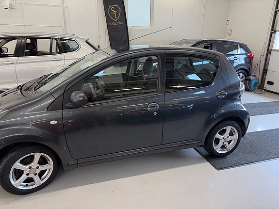 Toyota Aygo 10 of 23