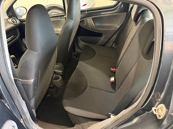 Toyota Aygo 16 of 23