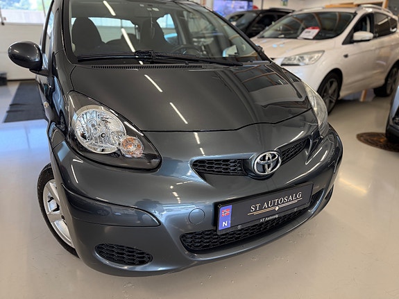Toyota Aygo 3 of 23