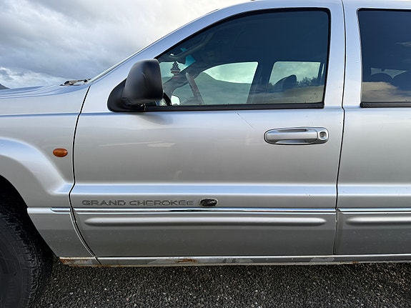 Jeep Grand Cherokee 3 of 5