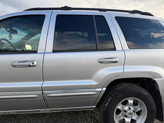 Jeep Grand Cherokee 4 of 5