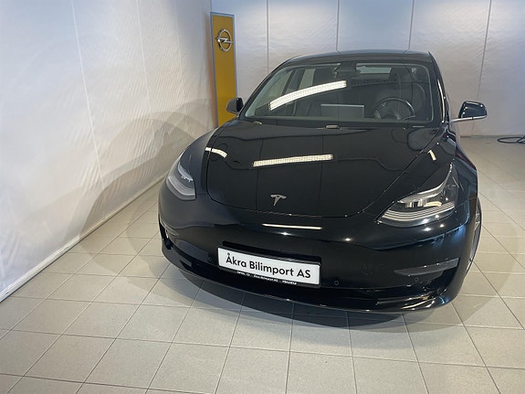 Tesla Model 3 3 of 5