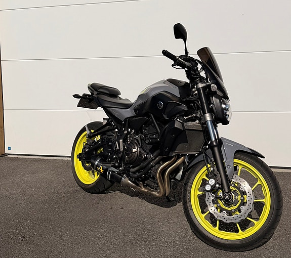 Yamaha MT-07 / Varmeholker / Nye dekk / Quickshift 2 of 5