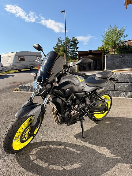 Yamaha MT-07 / Varmeholker / Nye dekk / Quickshift 4 of 5