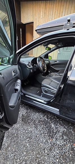 Mercedes-Benz B180 11 of 11