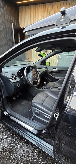 Mercedes-Benz B180 10 of 11