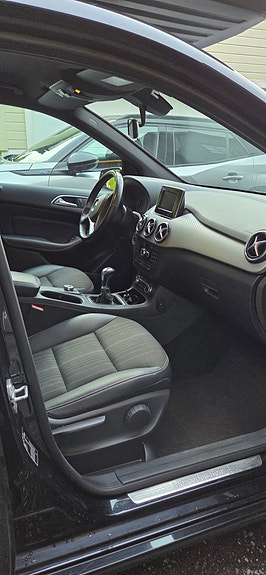 Mercedes-Benz B180 7 of 11