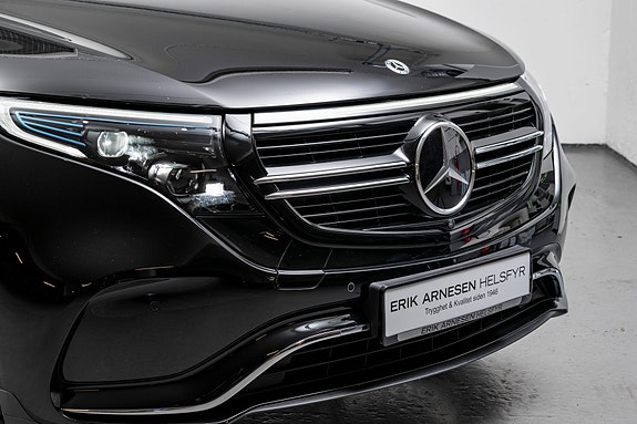 Mercedes-Benz EQC400 2 of 5