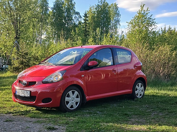 Toyota Aygo 5 of 16