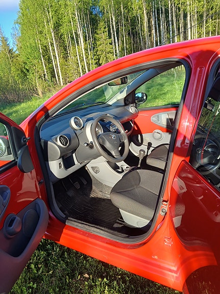Toyota Aygo 12 of 16