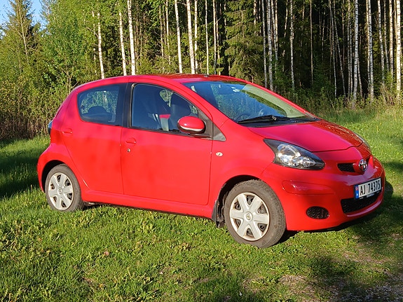 Toyota Aygo 2 of 16