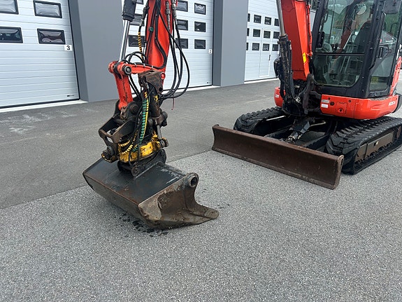 Kubota KX057-4 4 of 5