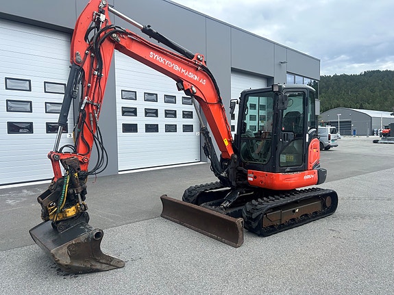 Kubota KX057-4 3 of 5