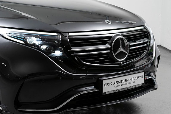 Mercedes-Benz EQC400 2 of 5