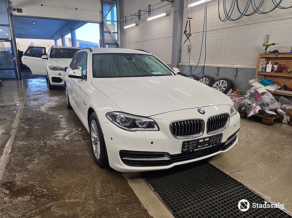 BMW 525d xDrive 4 of 5