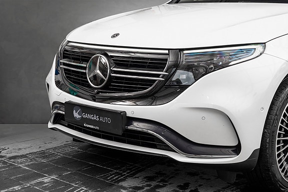 Mercedes-Benz EQC400 2 of 5