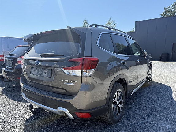Subaru Forester 3 of 5