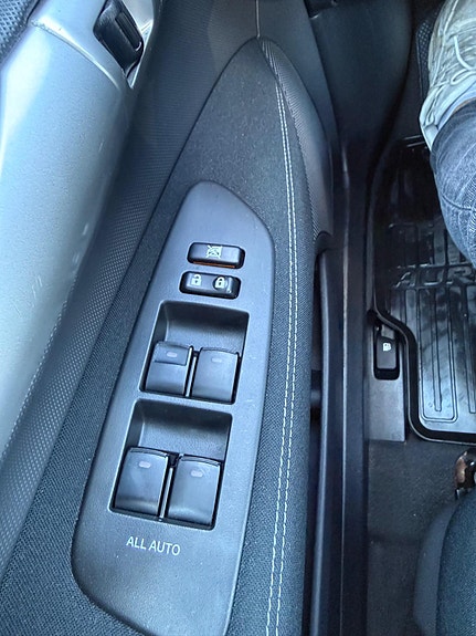 Toyota Auris 23 of 30