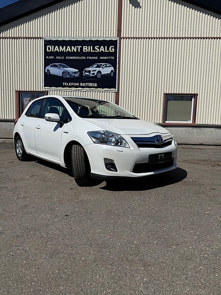 Toyota Auris 3 of 30