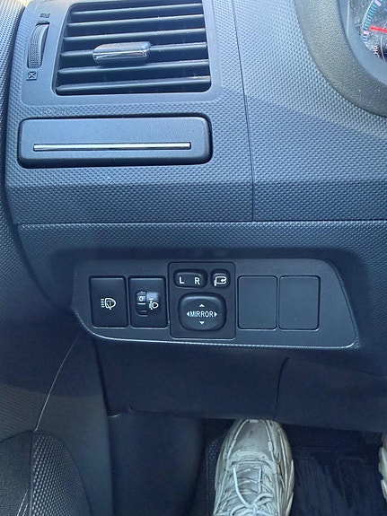 Toyota Auris 22 of 30