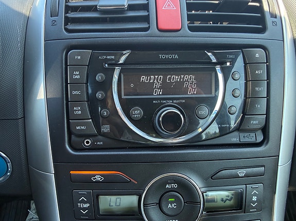 Toyota Auris 30 of 30