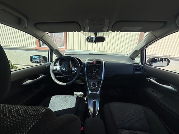 Toyota Auris 14 of 30