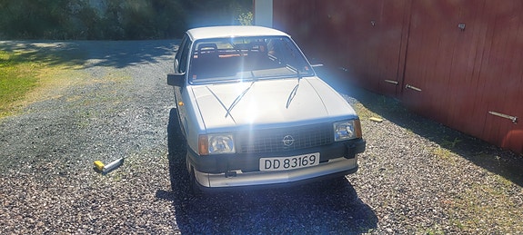 Opel Corsa 2 of 5