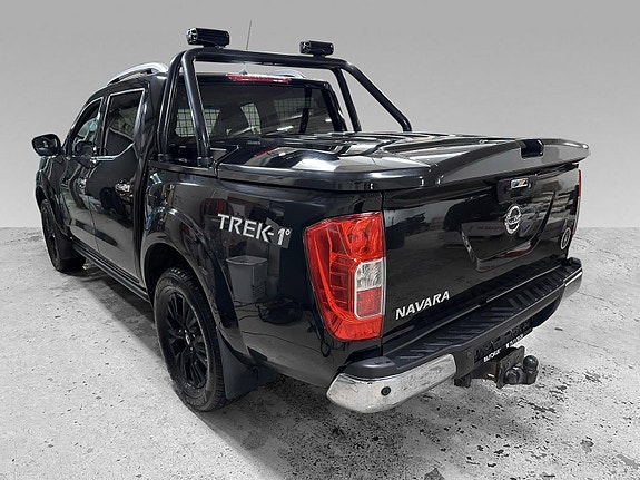Nissan Navara 2 of 2