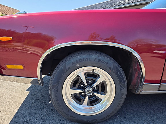 Oldsmobile Cutlass 4 of 5