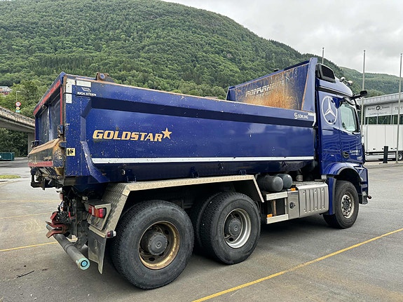 Mercedes-Benz Arocs 2658K 6X4/33 Med Henger tilleg i pris 149.000.- vektavlesning alle aksler, Sørlingdumper, mirrorcam, kjøleskap, 1 seng 4 of 5