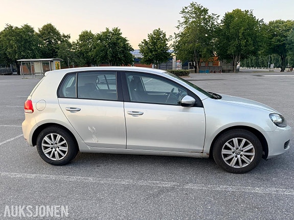 Volkswagen golf 4 of 5